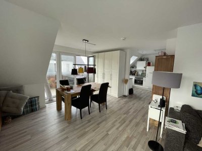 Attraktive DG-Wohnung, 2 ZKB, EBK, 60 m2, Innenstadt