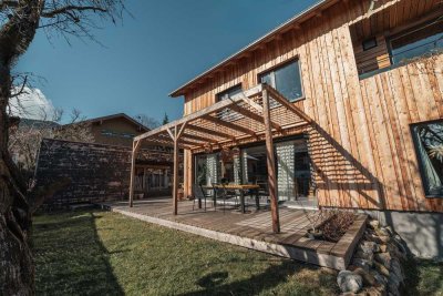 Architektenhaus in Perfektion - Nachhaltiges Wohnen am Fuße des Hochstaufens