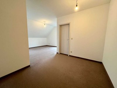 2 Zimmer - Eigentumswohnung mit Stellplatz, Aufzug und Balkon in Hildburghausen!