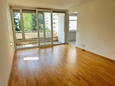 München/Ottobrunn: Bezugsfreie 3-Zimmer-ETW, ca. 80 m2 mit Balkon u. Tiefgaragen-Stellplatz!