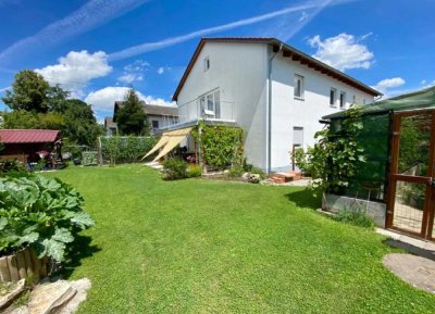 Großzügige EG-Eigentumswohnung in 2-Fam.Haus mit gepflegtem Garten zu verkaufen
