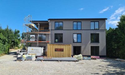 Neubau - Doppelhausähnlicher Wohlfühlplatz für Familien in Massivholzbauweise mit viel Grün