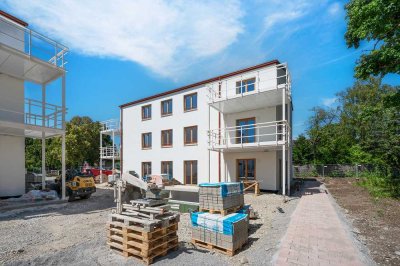 Sehr hochwertige Neubau-Wohnung im EG mit 2 Zimmern in Krailling