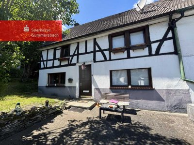 Historische Doppelhaushälfte in zentraler Lage von Wiehl - Ideal für Handwerker oder Liebhaber!