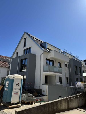 Ruhige und moderne 3-Zimmerwohnung  mit sonniger Dachterrasse  im Herzen von Asperg!