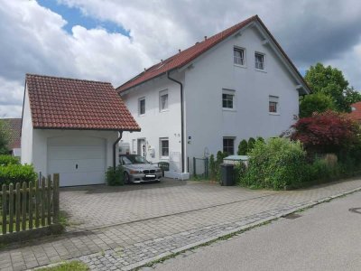 Geräumige Doppelhaushälfte in ruhiger Siedlungslage