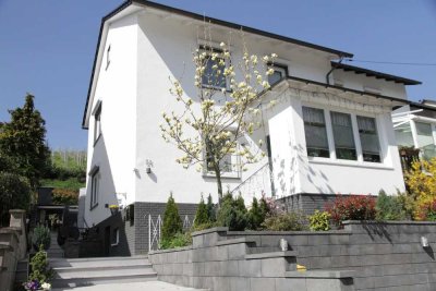 Saniertes Einfamilienhaus mitten in den Weinbergen mit hochwertiger Ausstattung