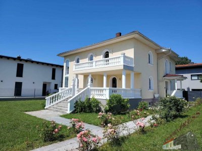 Villa in mediterranem Stil bietet viel Platz und ruhige Umgebung – nur 25min zur Stadtgrenze Wien!