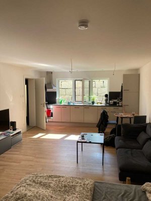 Schöne 1-Zimmer-Wohnung mit Einbauküche in Vilsheim,