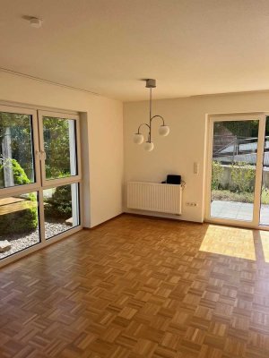 Aparte 2 - Zimmerwohnung mit EBK und Terrasse