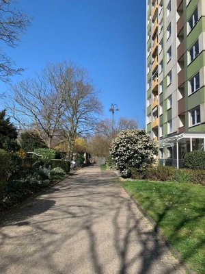 SANKT AUGUSTIN top, helle renovierte 3 Zi. ETW,  ca. 84 m² Wfl., Küche Diele, neues Bad, Westbalkon