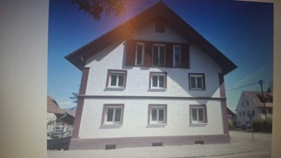 Charmante 4-Zimmer Wohnung mit kleinem Balkon im 2. OG in Langenargen
