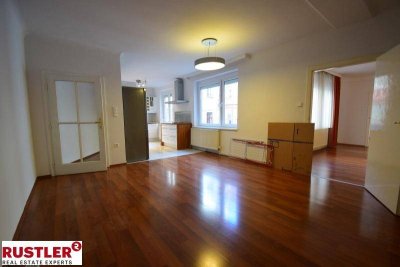 TOLLE PÄRCHENWOHNUNG IN BESTER LAGE BEI DER URANIA!