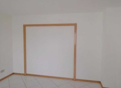 Helle 2-Zimmer Wohnung im EG in Kenn