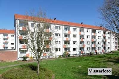 Freistehendes Dreifamilienhaus + provisionsfrei +