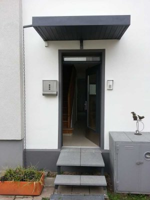 Charmante, modern sanierte Doppelhaushälfte mit Garten, Kamin, Einbauküche und Stellplatz