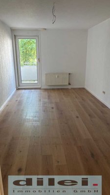 **PF-Maihälden**Gepflegte 2-Zi.-EG-Wohnung mit Balkon und TG-Parklift**