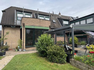 Zweifamilienhaus mit großzügigem Garten