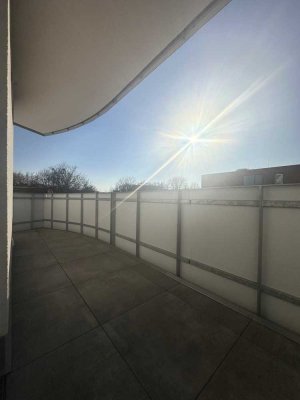 Helle 2-Zimmerwohnung mit Balkon & Abendsonne * Einbauküche * im grünen Spandau * Zweitbezug