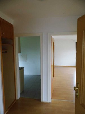 Nähe Bathildiskrankenhaus: 3 ZKB, Balkon, EBK