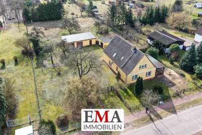 Zweifamilienhaus mit großzügigem Grundstück in Nennhausen