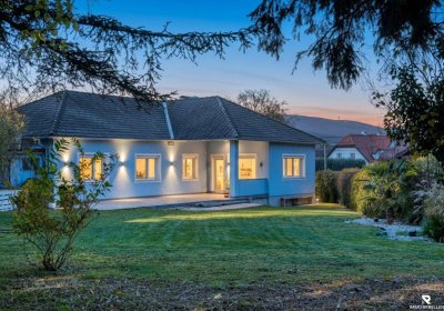 Großzügiger Bungalow mit 5 Zimmern, Smart-Klima &amp; Traumgarten