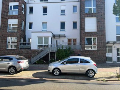 Schöne 3-Raum-Hochparterre-Wohnung mit Terrasse, Balkon und EBK in Bremen direkt am Werdersee