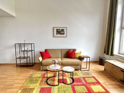 Sanierte Single-Wohnung *MÖBLIERT*