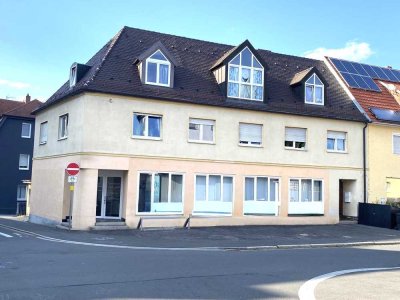 Attraktives Mehrfamilienhaus mit 3 Wohneinheiten, 1 Gewerbeeinheit- 5 % Rendite