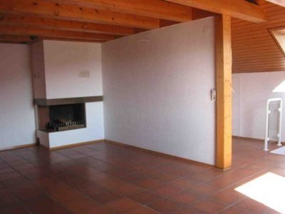 66976 Haus im Haus: Maisonettewohnung, offener Kamin, 5-Zimmer, Wohnküche, 2 Bäder, 170qm, Garten