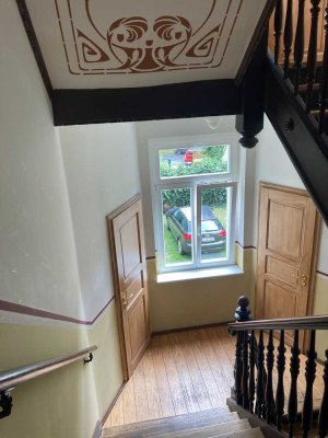 Schöne 2-Zimmer-Wohnung mit großem Balkon, Einbauküche und Tageslichtbad in der Wöllnerstraße