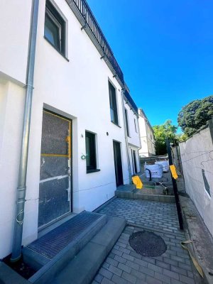 Luxuriöses Reihenmittelhaus – Erstbezug ab 01.08.2025