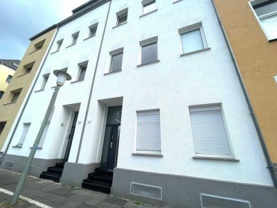 Erstbezug nach Renovierung: 2-Zimmer-Dachgeschosswohnung in Krefeld-Stadtmitte