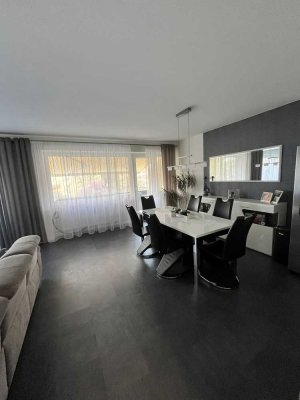 Schöne 4-Zimmer mit Balkon in Bergisch Gladbach Frankenforst
