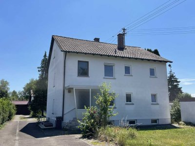 Attraktives Zweifamilienhaus mit viel Potenzial sucht Handwerkerfamilie