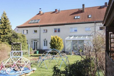 Viel Platz: Gepflegtes Reihenmittelhaus samt Garten, Garage und Freistellplatz in Bautzen