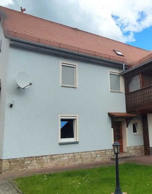 Preiswerte 5-Zimmer-Maisonette-Wohnung in Eckartsberga