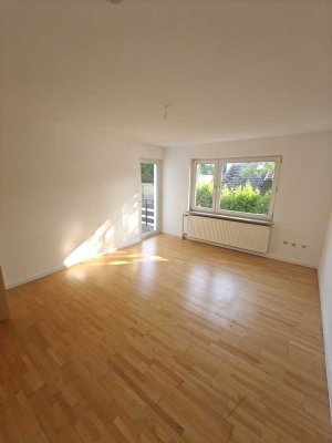 Renovierte 4-Zimmer-Wohnung mit Balkon und Garage in Remscheid