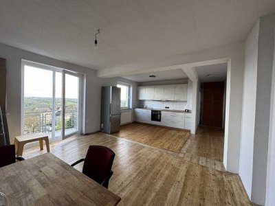Modernisierte 2-Raum-Wohnung mit Balkon und Einbauküche in Remscheid