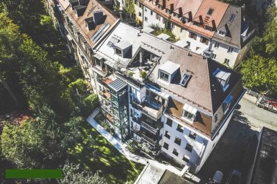 Stilvolle 3-Zimmer-Dachgeschosswohnung mit lux. Innenausstattung mit Dachterrasse in Nymphenburg