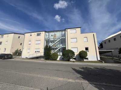Ruhige helle 3-Zimmer-Wohnung mit Terrasse und kleinem Gartenanteil
