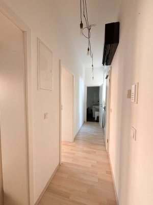 Moderne, sanierte 2-Zimmer-Wohnung mit Kamin und Klimaanlage in Mannheim
