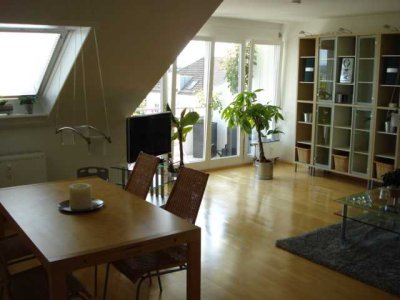 RV (Weststadt) - Sehr gepflegte 3-Zimmer-DG-Wohnung mit Balkon in ruhiger Lage