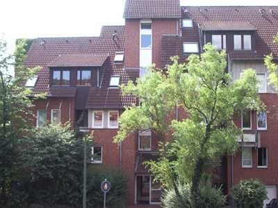*Wohlfühlen: 3-Zimmer-Whg. mit kl. und gr. Loggia sowie Wannenbad und Gäste-WC- nicht barrierefrei*