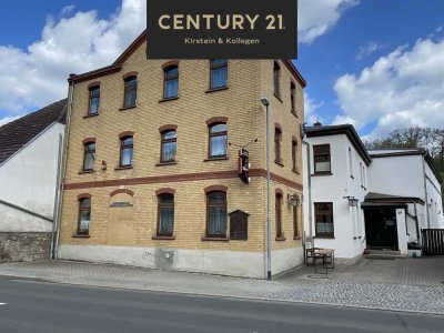 Schickes Haus mit Saal zum Wohnen?