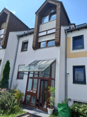 Schöne ruhige, gepflegte Erdgeschosswohnung mit EBK in Wiesbaden - Dotzheim