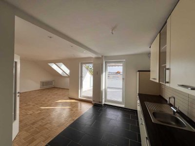 Charmante 2-Zimmer-Wohnung mit Dachterrasse in Olching - sofort bezugsfrei