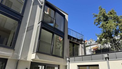 Neubau: Helle 4-Zimmer Maisonette-Wohnung im Innenhof