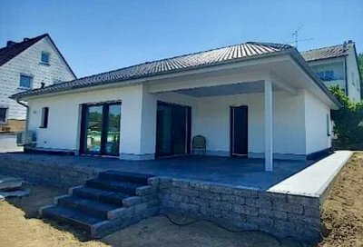 Schicker Bungalow inkl. überdachter Sonnenterasse - Massivbauweise!