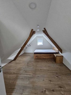 Gemütliche Dachgeschosswohnung mit Balkon und Einbauküche in Denkingen